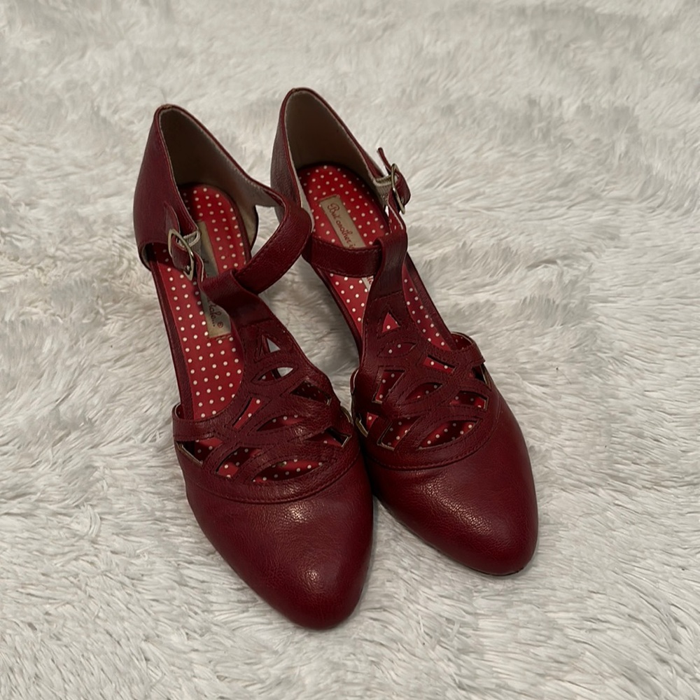 Women's Red Pointed Toe Cutout Heels